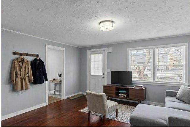 805 Rhodes Avenue, Grandview, MO 64030