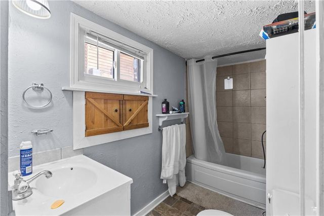 805 Rhodes Avenue, Grandview, MO 64030