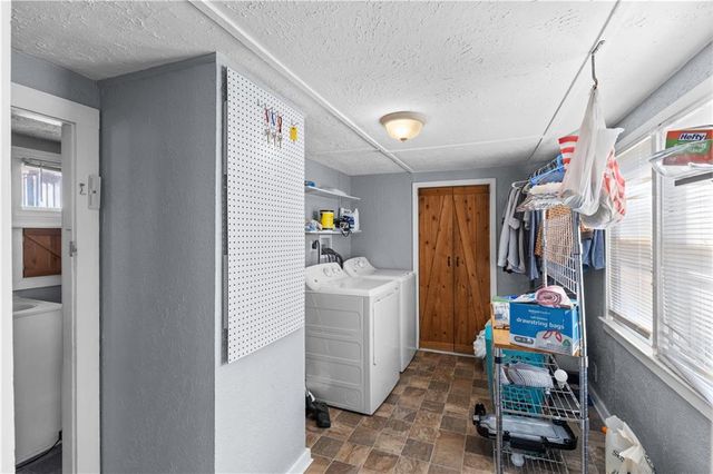 805 Rhodes Avenue, Grandview, MO 64030