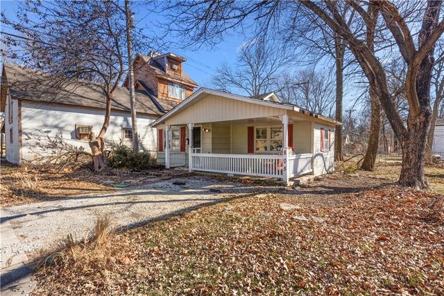 805 Rhodes Avenue, Grandview, MO 64030