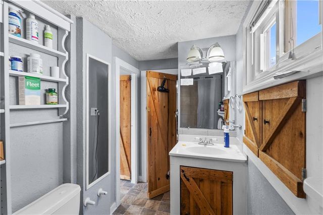 805 Rhodes Avenue, Grandview, MO 64030