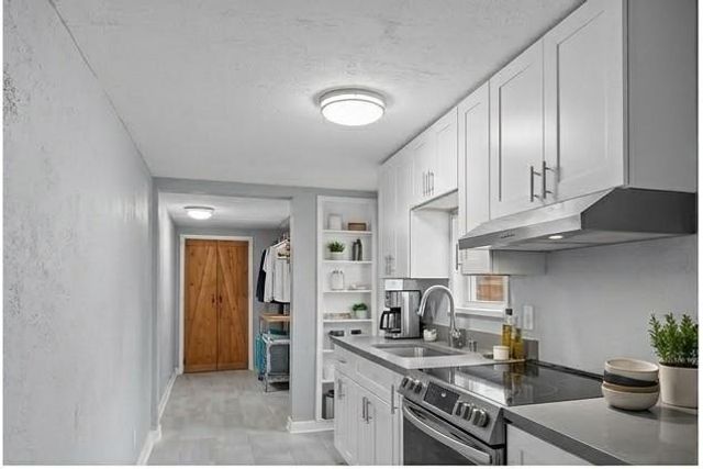 805 Rhodes Avenue, Grandview, MO 64030