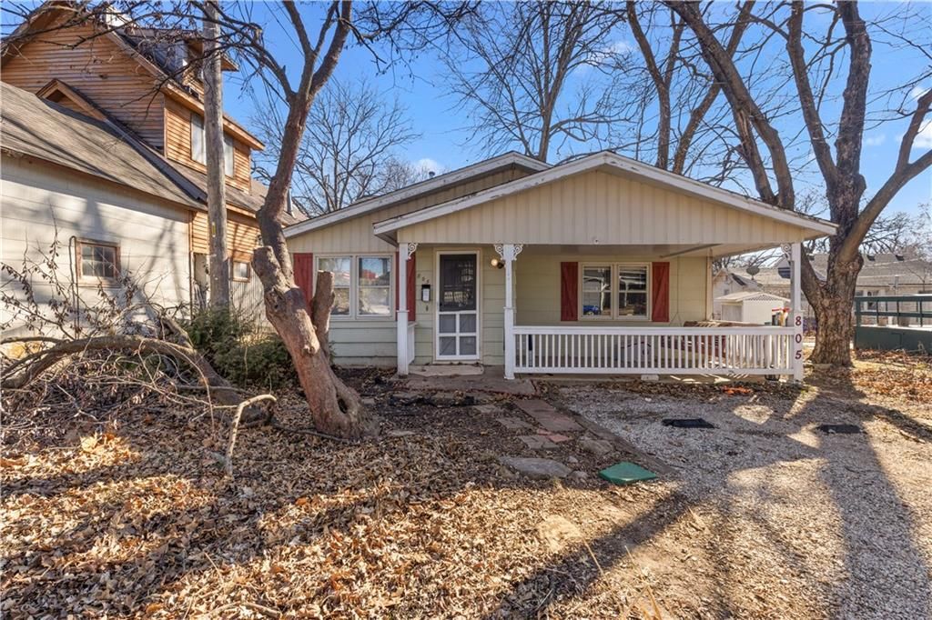 805 Rhodes Avenue, Grandview, MO 64030