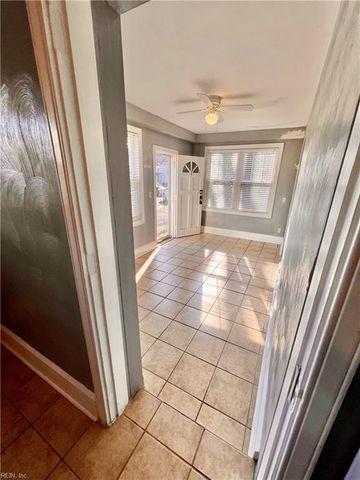 210 Pennsylvania Ave Apt 1, Norfolk, VA 23504