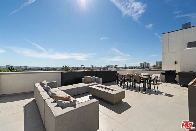 1257 N Sweetzer Avenue 404, West Hollywood, CA 90069