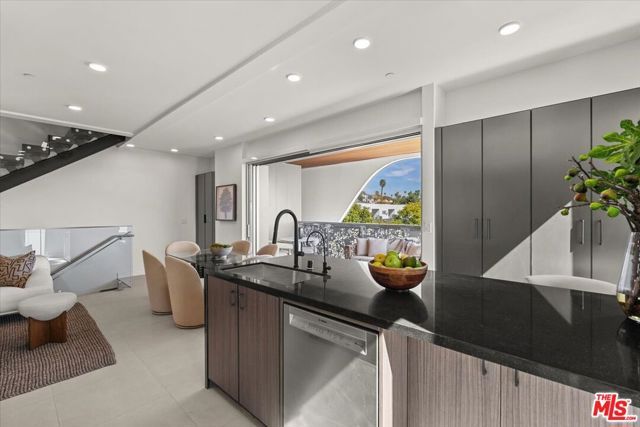 1257 N Sweetzer Avenue 404, West Hollywood, CA 90069