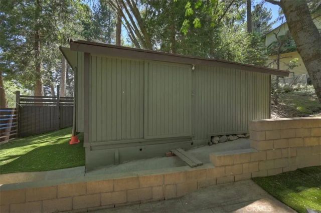 856 Virginia Court, Lake Arrowhead, CA 92352