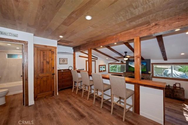 856 Virginia Court, Lake Arrowhead, CA 92352