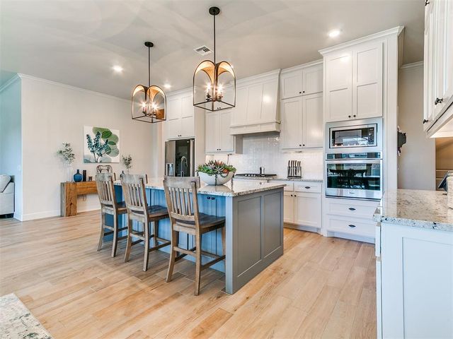 4721 Mustang Park Boulevard, Mustang, OK 73064