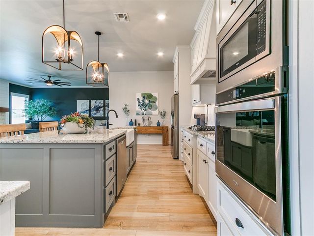 4721 Mustang Park Boulevard, Mustang, OK 73064