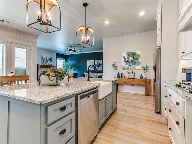 4721 Mustang Park Boulevard, Mustang, OK 73064