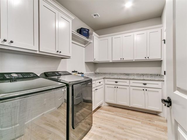 4721 Mustang Park Boulevard, Mustang, OK 73064