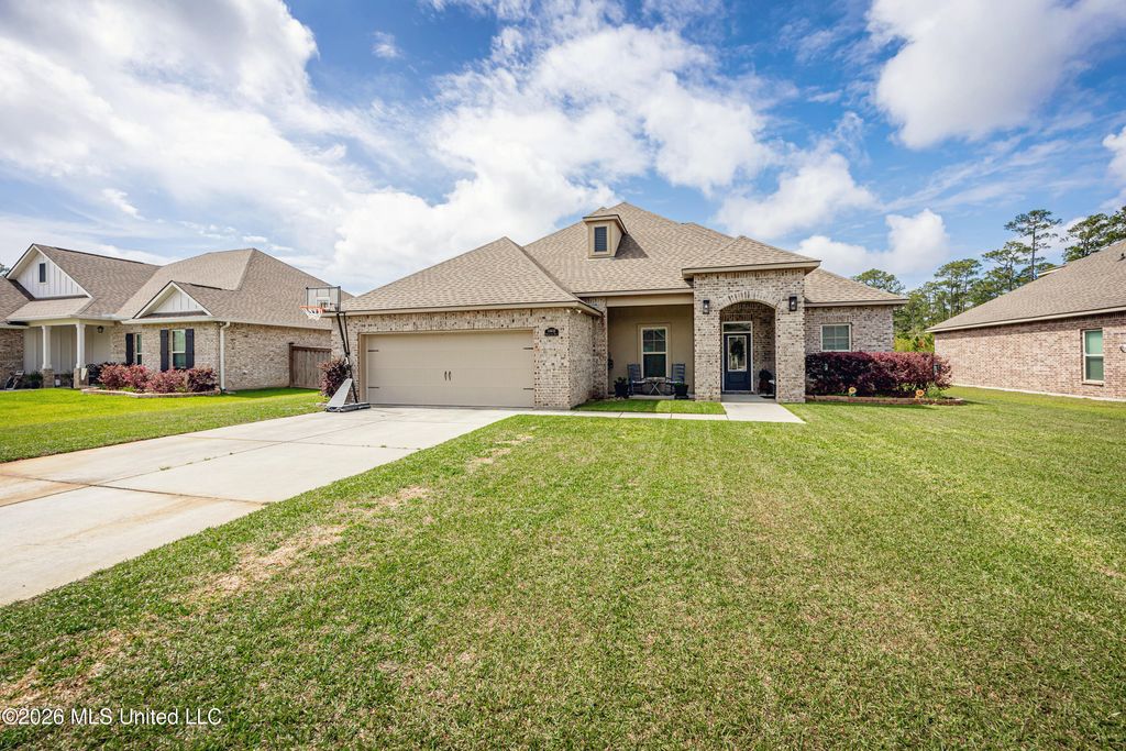 11633 Brookstone Drive, Ocean Springs, MS 39564