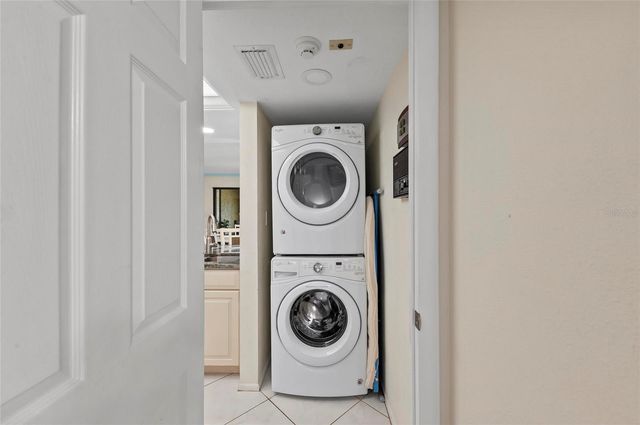 6342 MIDNIGHT PASS ROAD 212, Sarasota, FL 34242