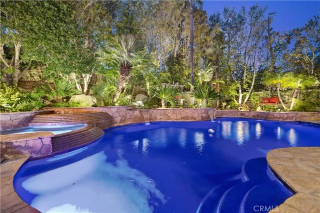 5481 Collingwood, Calabasas, CA 91302