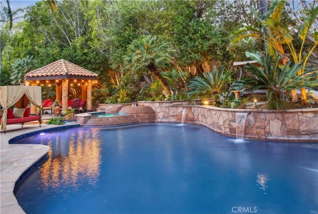 5481 Collingwood, Calabasas, CA 91302