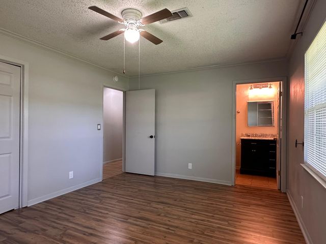 110 Jones ST, Bastrop, TX 78602