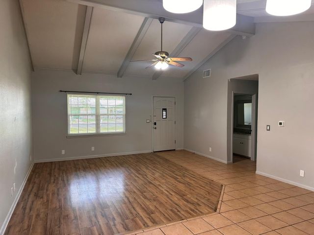 110 Jones ST, Bastrop, TX 78602