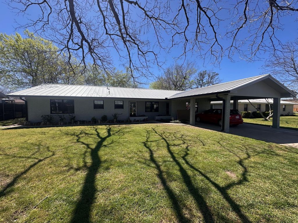 110 Jones ST, Bastrop, TX 78602