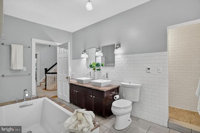 100 W PHIL ELLENA ST, Philadelphia, PA 19119