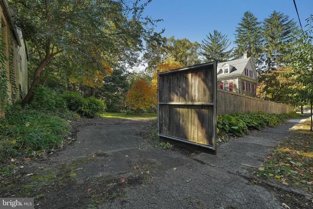 100 W PHIL ELLENA ST, Philadelphia, PA 19119