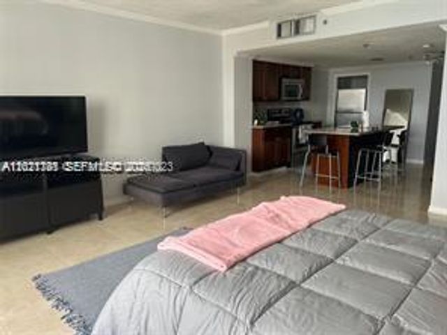 825 BRICKELL BAY DR 1243, Unincorporated Dade County, FL 33131