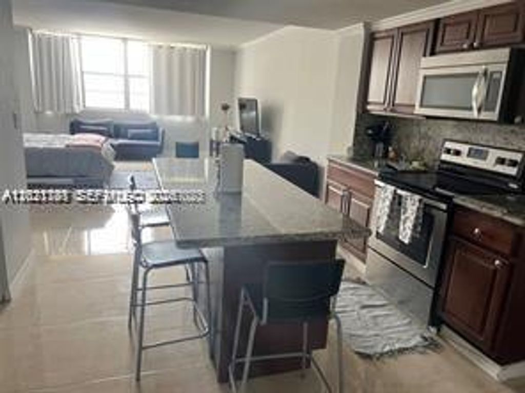 825 BRICKELL BAY DR 1243, Unincorporated Dade County, FL 33131