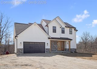 3800 E. Coon Lake Road, Genoa Township, MI 48843