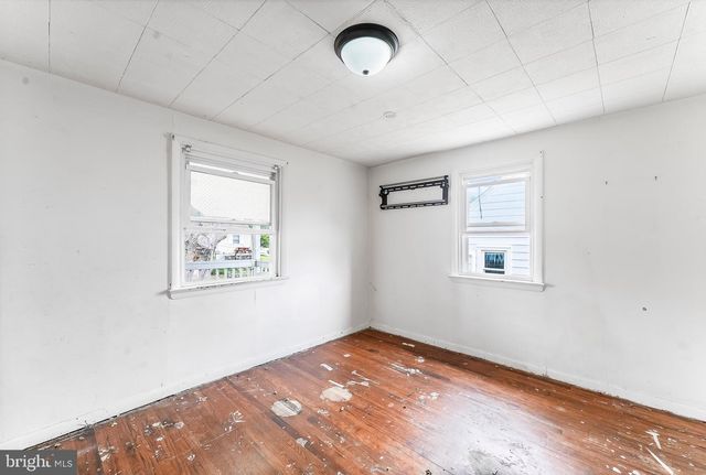50 NEELD LN, Aston, PA 19014