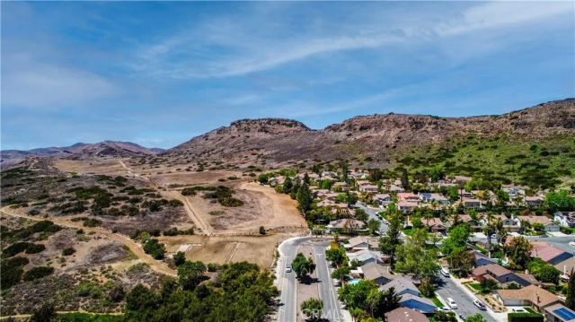 2747 Granvia Place, Thousand Oaks, CA 91360