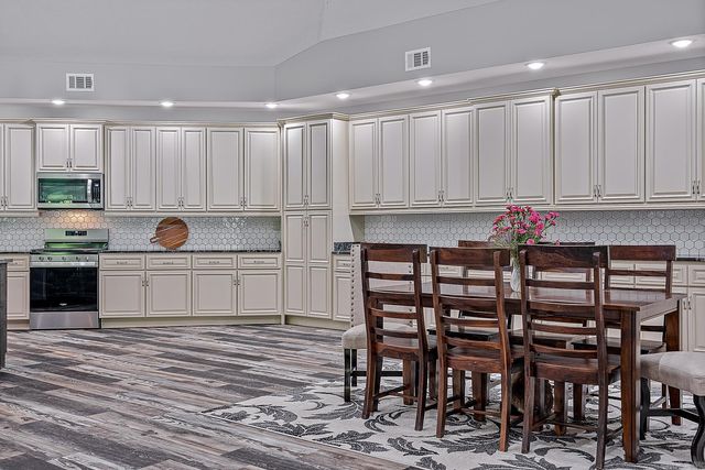 8203 Oak Creek, Harrisburg, AR 72432