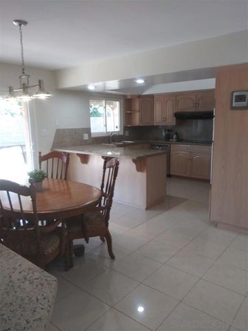 8888 N La Jolla Scenic Drive N, La Jolla, CA 92037