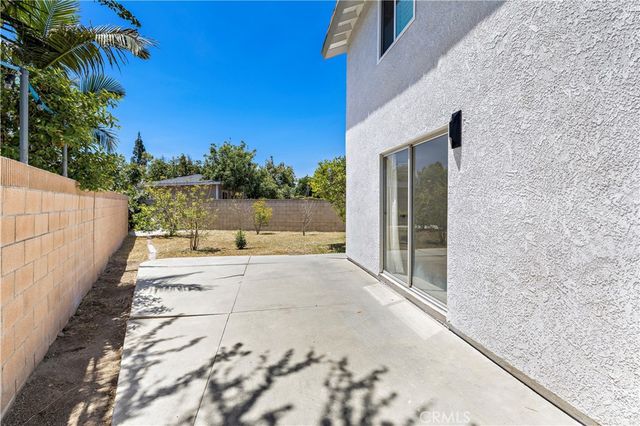 822 E Borchard Avenue, Santa Ana, CA 92707