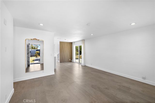 822 E Borchard Avenue, Santa Ana, CA 92707
