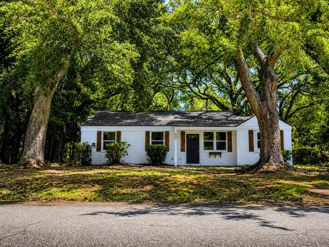 1412 Pocahontas Street, Mount Pleasant, SC 29464
