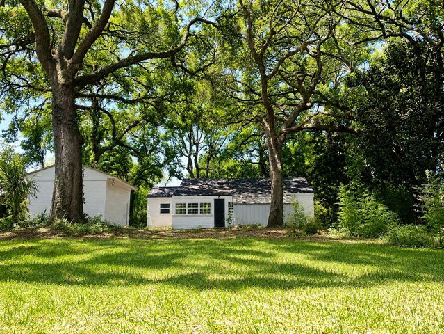 1412 Pocahontas Street, Mount Pleasant, SC 29464