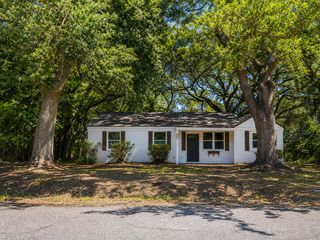 1412 Pocahontas Street, Mount Pleasant, SC 29464
