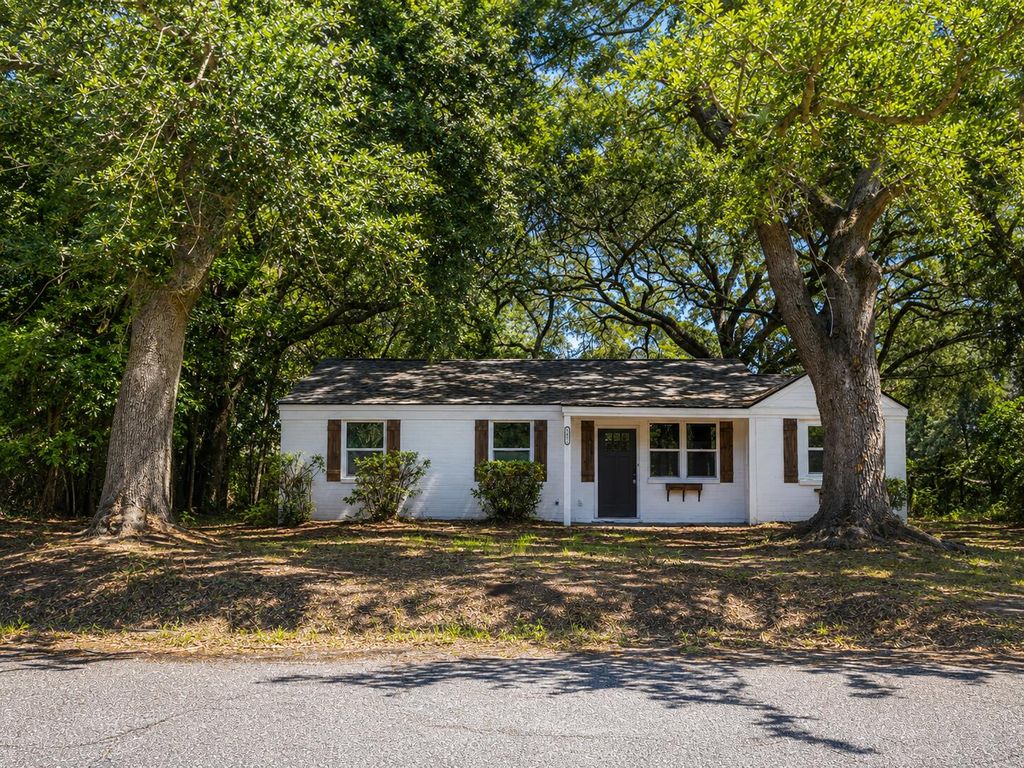 1412 Pocahontas Street, Mount Pleasant, SC 29464