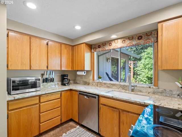 6605 Sw WISTERIA Pl, Beaverton, OR 97008