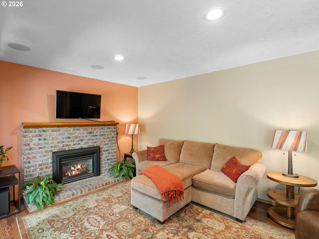 6605 Sw WISTERIA Pl, Beaverton, OR 97008