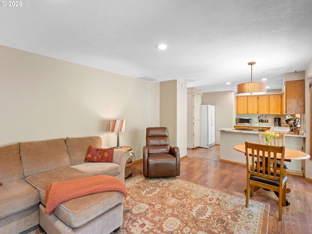 6605 Sw WISTERIA Pl, Beaverton, OR 97008