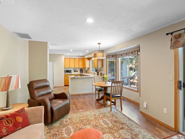 6605 Sw WISTERIA Pl, Beaverton, OR 97008