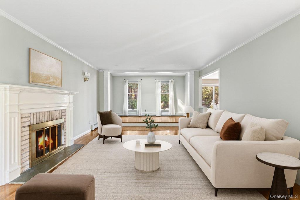 55 North Drive, Manhasset, NY 11030 — photo 4