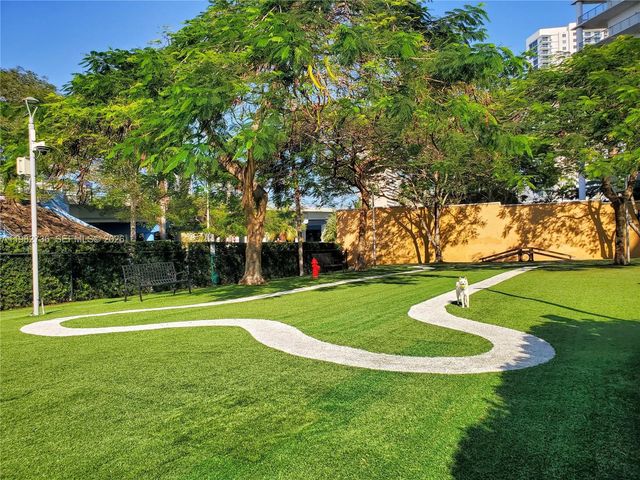 10 SW South River Dr 607, Miami, FL 33130