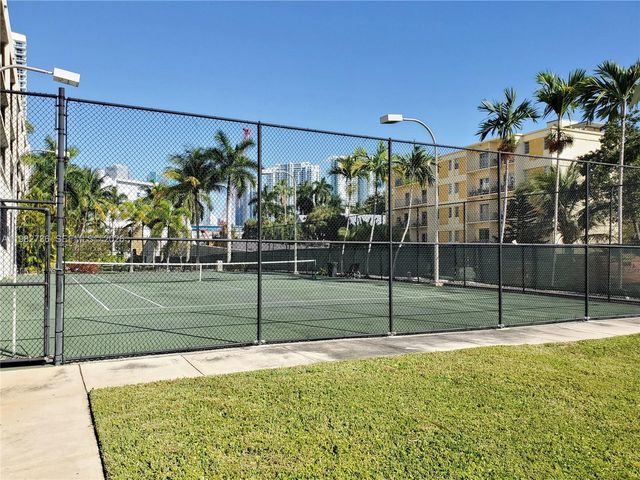 10 SW South River Dr 607, Miami, FL 33130