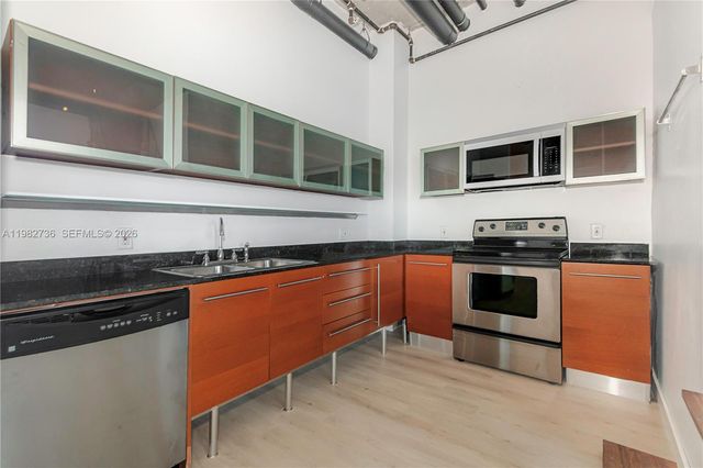 10 SW South River Dr 607, Miami, FL 33130