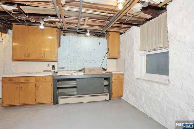 5 Beverly Place, Edgewater, NJ 07020