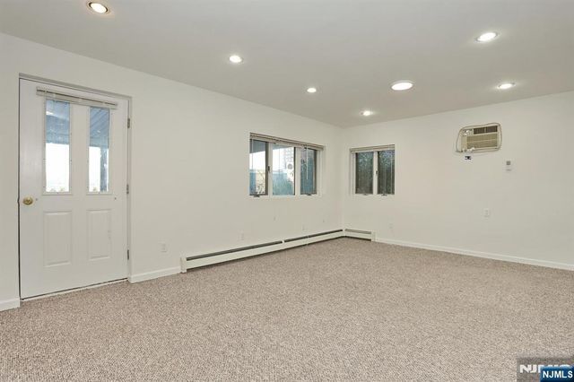 5 Beverly Place, Edgewater, NJ 07020