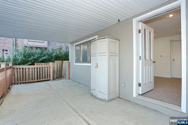 5 Beverly Place, Edgewater, NJ 07020