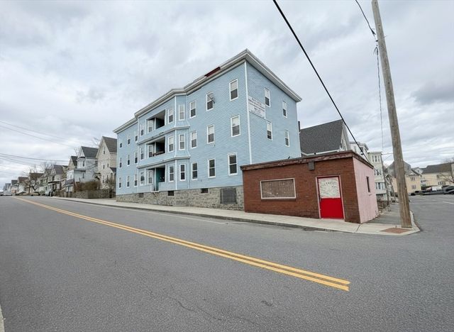 133 University Ave 5, Lowell, MA 01854